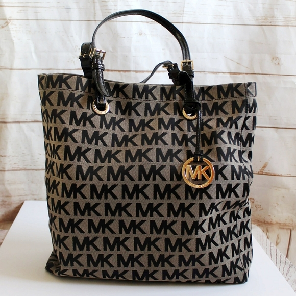 Michael Kors Handbags - Michael Kors MK Logo Jet Set Tote Handbag